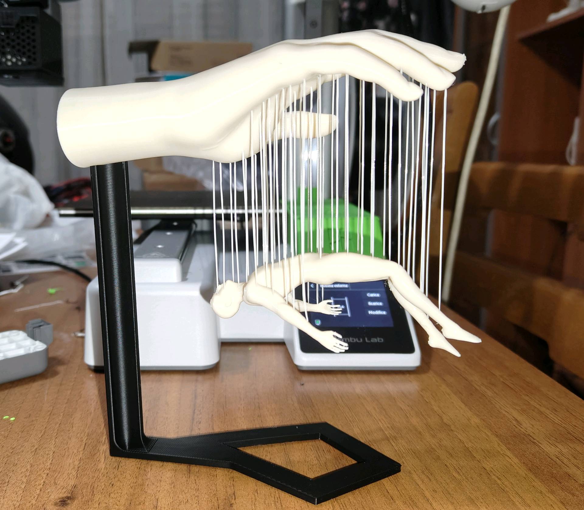 Floating Hand Illusion Sculpture – Modern Artistic Home Decor