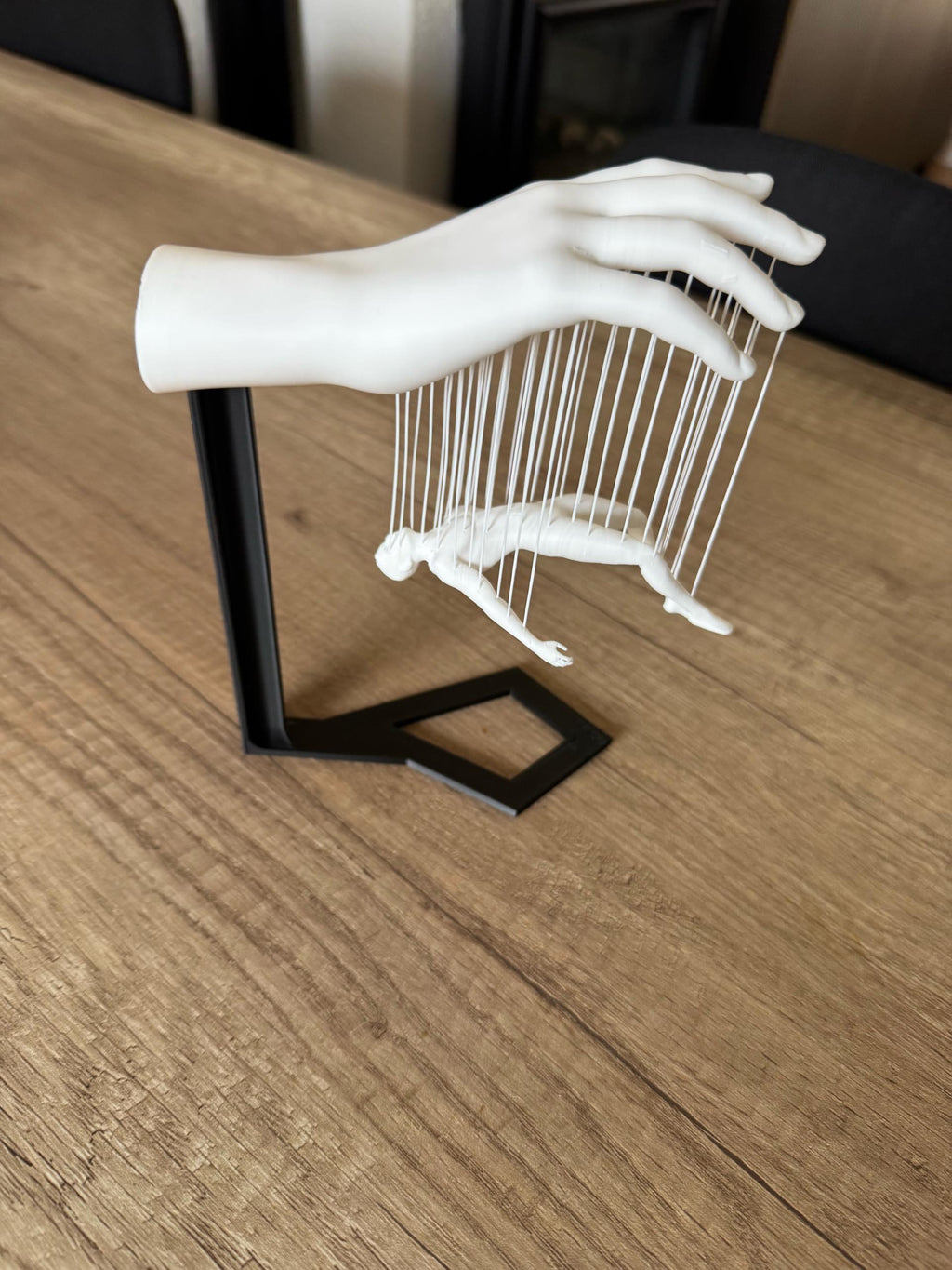 Floating Hand Illusion Sculpture – Modern Artistic Home Decor
